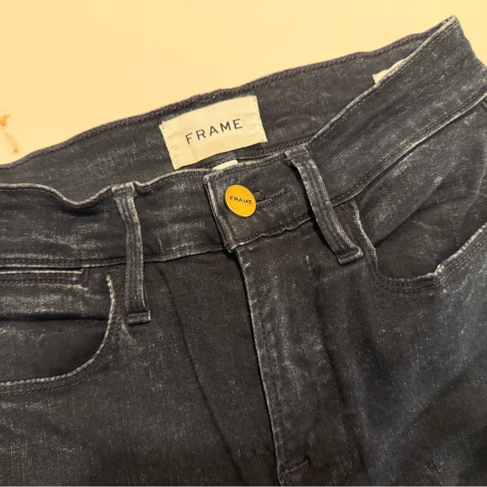 FRAME skinny jeans, size 24. Textured with beautiful, subtle pattern.